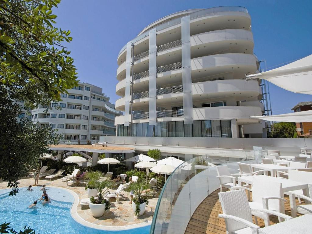 Premier & Suites Milano Maritima 5*