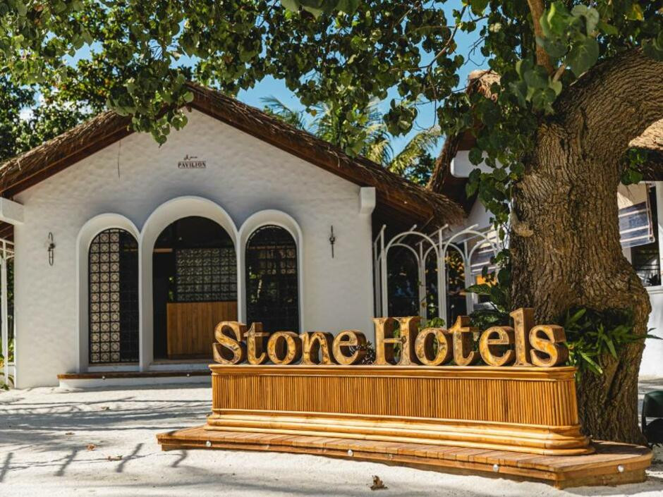 Stone Hotels Dhiffushi 4*