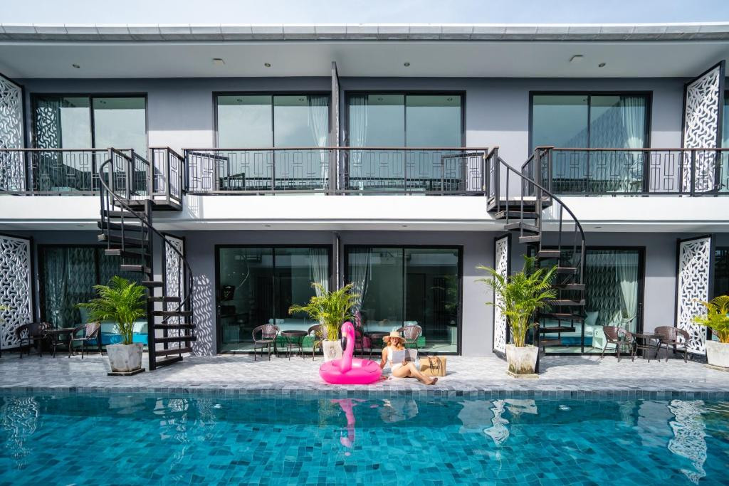 Chanakarn Pool Access Rawai 4*