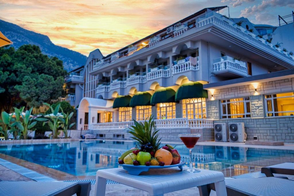 Rose Garden Premium Hotel (Ex. Larissa Mare Beach) 4*