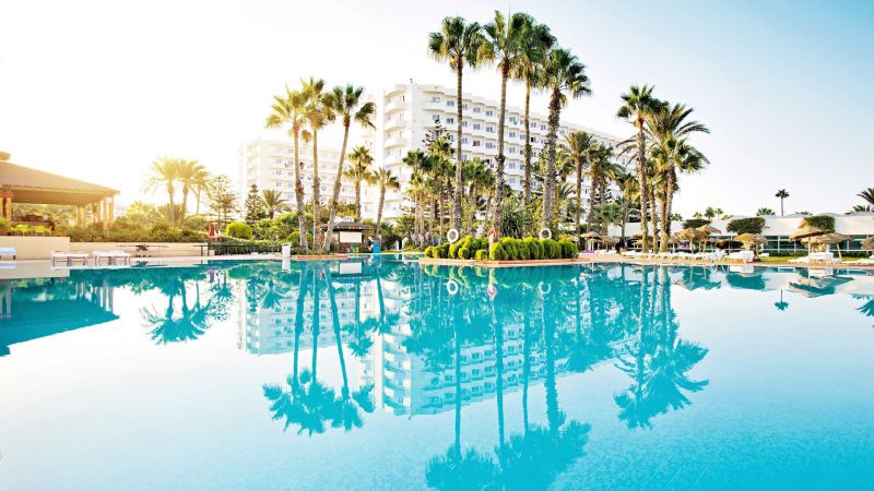 Sahara Beach Hotel 3*