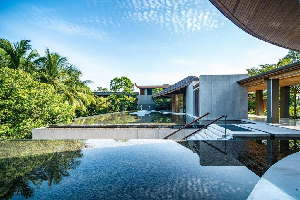 Renaissance Phuket Resort & Spa 5*