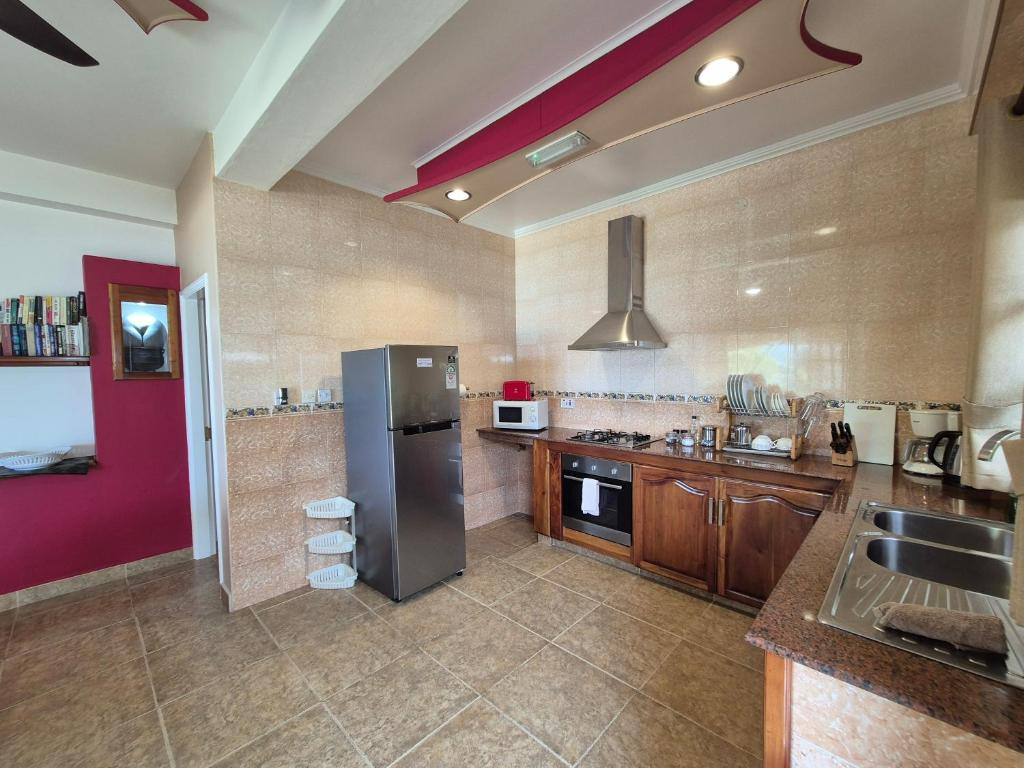 Au Fond De Mer View Self Catering Apartment миниатюра 6