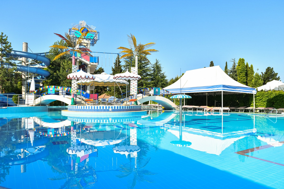 Октябрьский 4* миниатюра 3