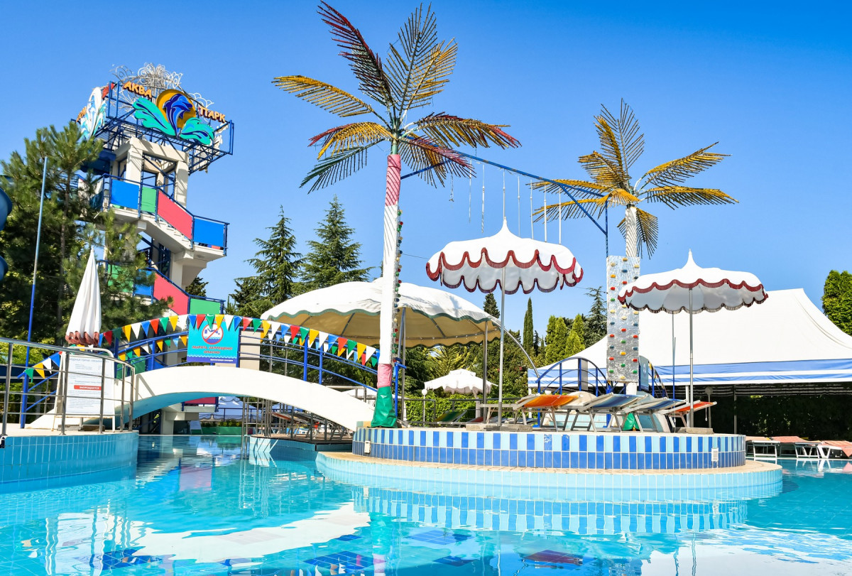 Октябрьский 4* миниатюра 5