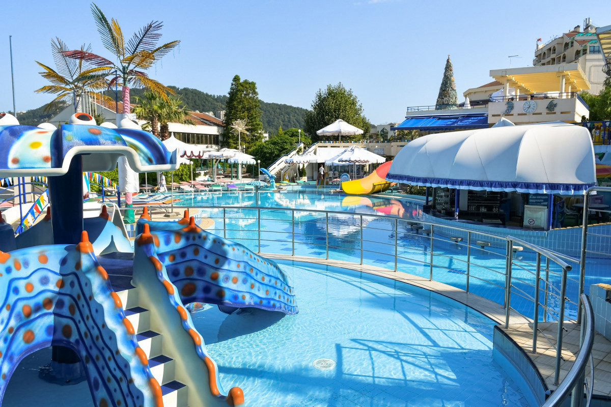 Октябрьский 4* миниатюра 6