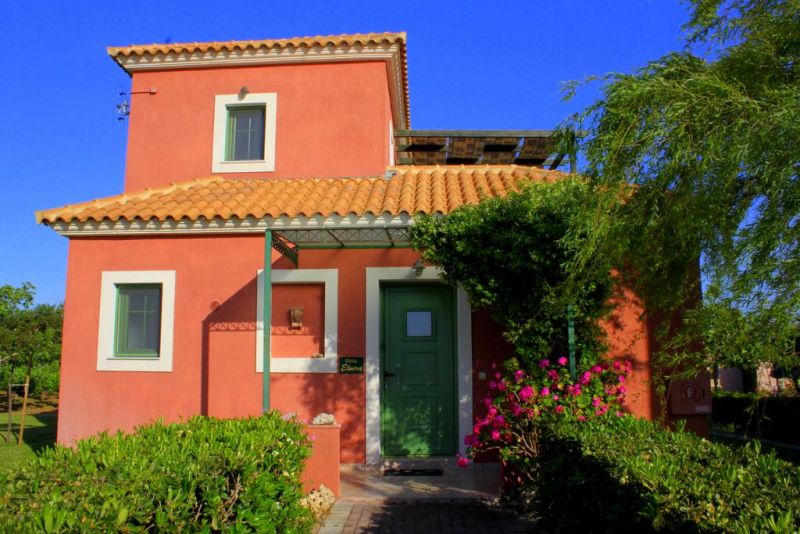 Monambeles Villas 4*