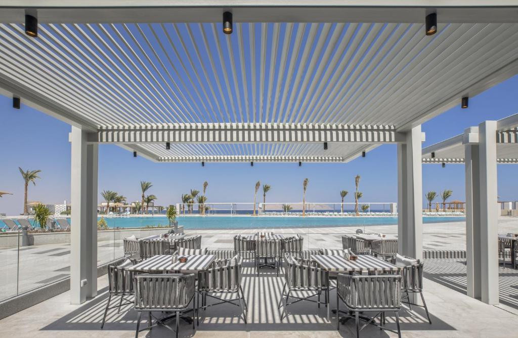 V Hotel Sharm El Sheikh (Ex. Pyramisa Beach Resort Sharm El Sheikh) 5* миниатюра 5