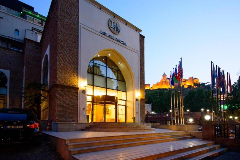 Tiflis Palace 4*