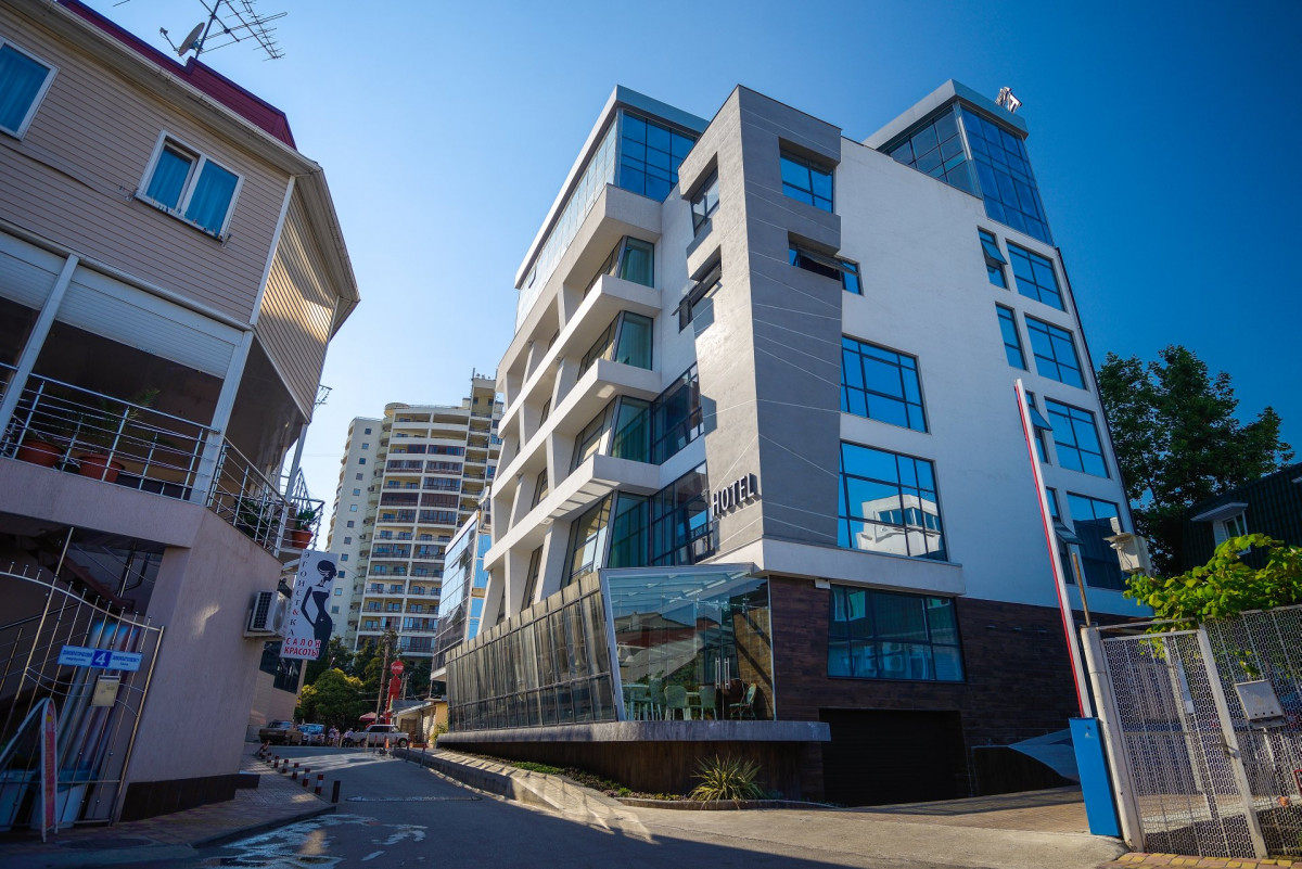 Адриано (Adriano) 4*