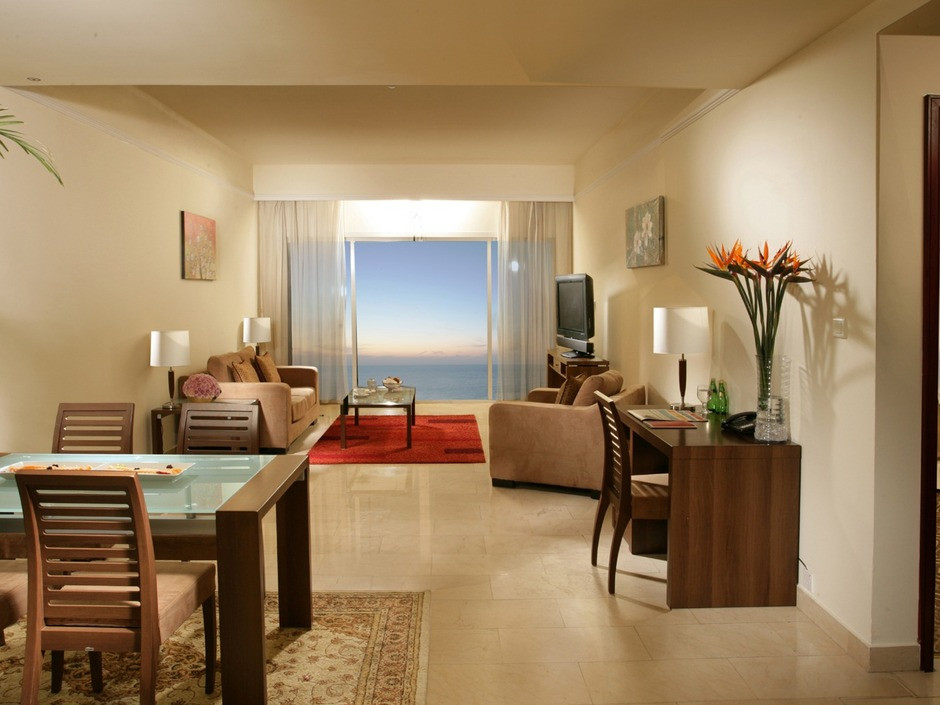 Ramada By Wyndham Beach Hotel Ajman 4* миниатюра 3