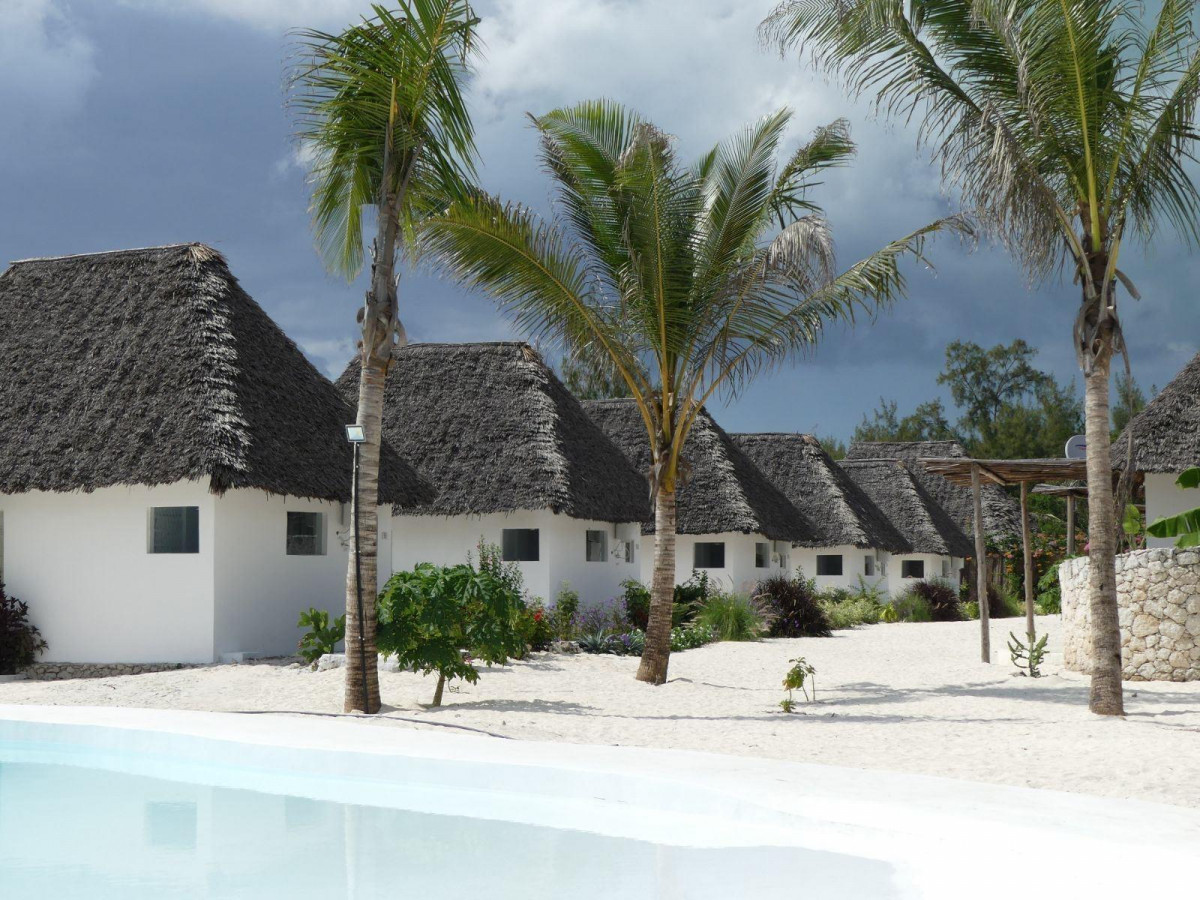 Zanbluu Beach Hotel 4*