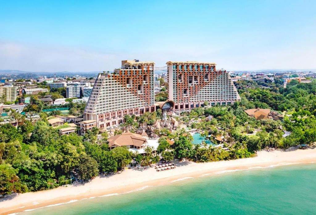 Centara Grand Mirage Beach Resort Pattaya 5*
