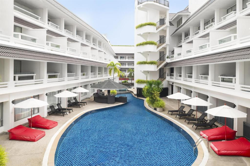 Radisson Red Phuket Patong Beach (Ex.swissotel Resort Phuket Patong Beach) 4*