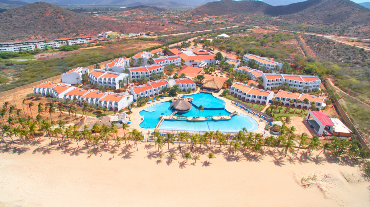 Costa Caribe Beach Hotel & Resort 3*
