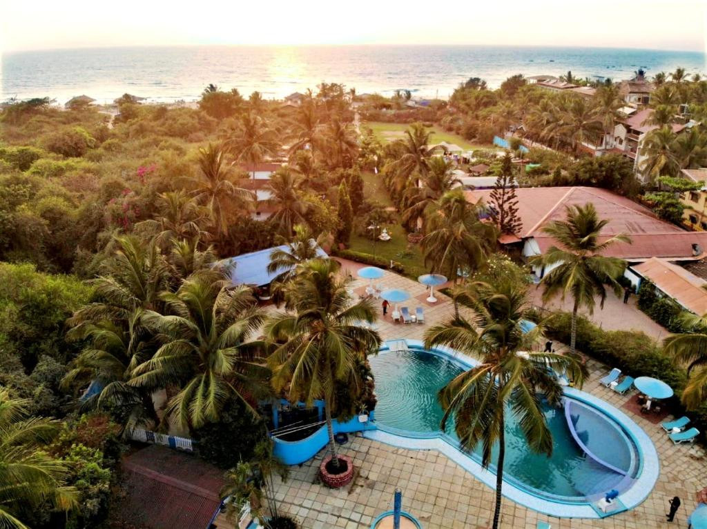 Paradise Village Beach Resort 3*