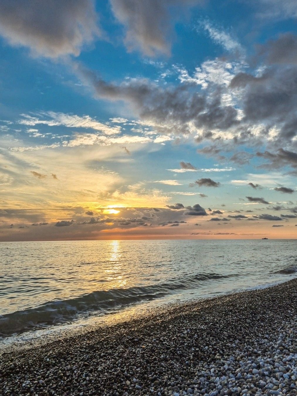 Тур в Абхазию. Черноморский Блеск: Абхазия Весной из Москвы - Абхазия - 01.04.2026 - 31.05.2026